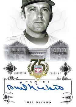 2014 Panini Hall of Fame 75th Year Anniversary - Signatures #49 Phil Niekro Front