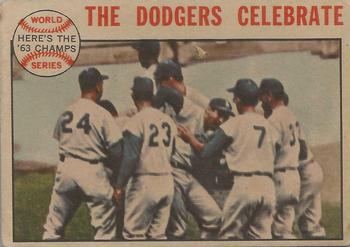 1964 Topps Venezuelan #140 The Dodgers Celebrate Front