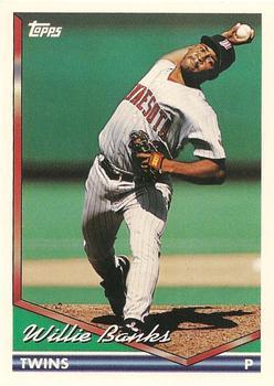 1994 Topps Bilingual #14 Willie Banks Front