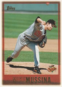 1997 Topps #375 Mike Mussina Front
