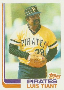 1982 Topps - Blackless #160 Luis Tiant Front