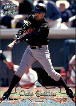 1998 Pacific Paramount - Holographic Silver #14 Ozzie Guillen Front