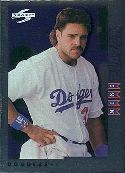 1998 Score Rookie & Traded - Showcase Series #RTPP32 Mike Piazza Front