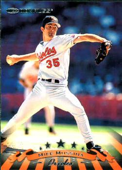 1998 Donruss #9 Mike Mussina Front