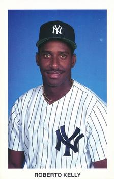 1992 New York Yankees Postcards #NNO Roberto Kelly Front