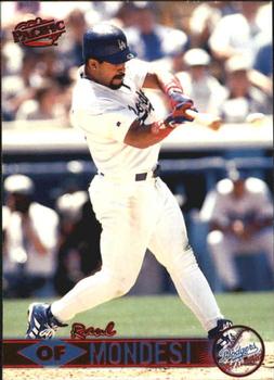 1999 Pacific - Red #225 Raul Mondesi  Front