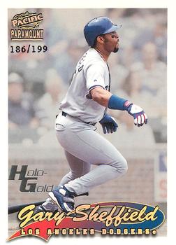 1999 Pacific Paramount - Holo-Gold #121 Gary Sheffield  Front
