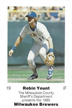 1985 Milwaukee Brewers Police - Milwaukee County Sheriff's Department #NNO Robin Yount Front