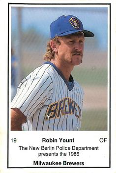 1986 Milwaukee Brewers Police - New Berlin Police Department #NNO Robin Yount Front