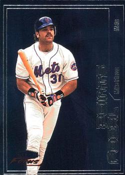 2000 Fleer Focus - Focal Points #11 F Mike Piazza  Front
