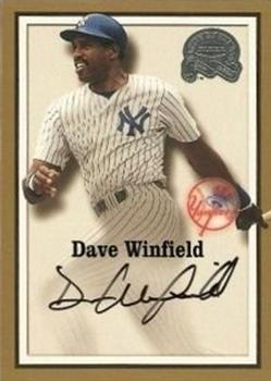 2000 Fleer Greats of the Game - Autographs #NNO Dave Winfield Front