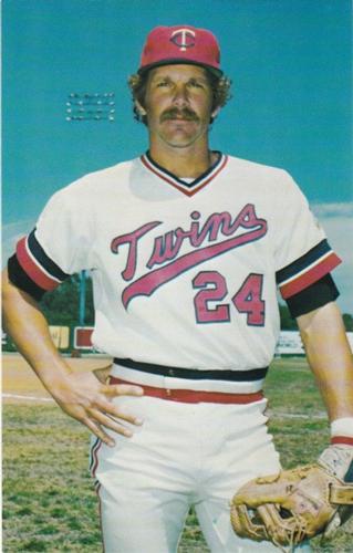 1981 Minnesota Twins Postcards #NNO Chuck Baker Front