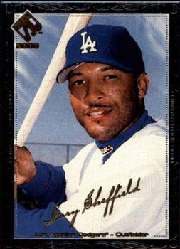 2000 Pacific Private Stock - Silver Portraits #76 Gary Sheffield Front