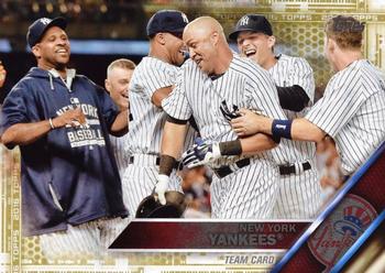 2016 Topps - Gold #155 New York Yankees Front