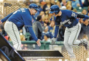 2016 Topps - Gold #613 Milwaukee Brewers Front