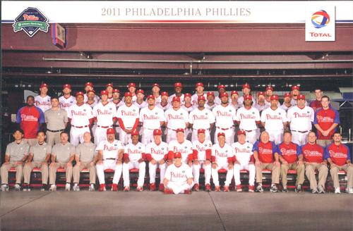 2011 Total Philadelphia Phillies Postcards #NNO Team Photo Front