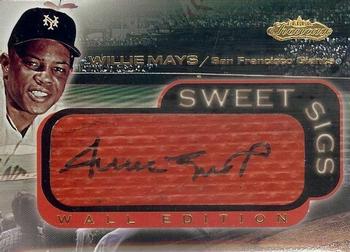 2001 Fleer Showcase - Sweet Sigs Wall #NNO Willie Mays Front