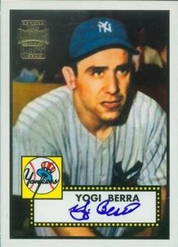 2001 Topps Archives - Autographs #TAA3 Yogi Berra Front