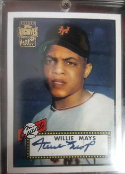 2001 Topps Archives - Autographs #TAA16 Willie Mays Front