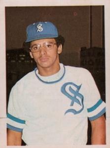 1972 Puerto Rican Winter League Stickers #179 Gilberto Olivo Front