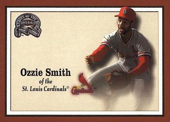2000 Fleer Greats of the Game #8 Ozzie Smith Front