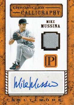 2016 Panini Pantheon - Chronicled Calligraphy Gold #CC-MM Mike Mussina Front