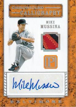 2016 Panini Pantheon - Chronicled Calligraphy Holo Silver #CC-MM Mike Mussina Front