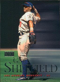 2000 SkyBox #116 Gary Sheffield Front