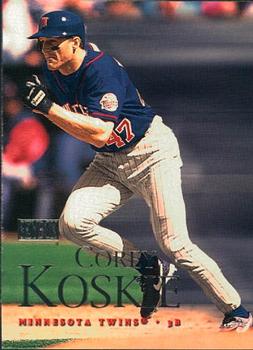 2000 SkyBox #152 Corey Koskie Front