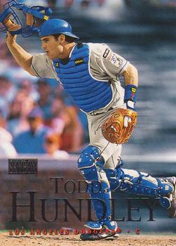 2000 SkyBox #62 Todd Hundley Front