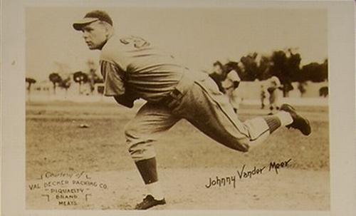 1939 Orcajo Cincinnati Reds Postcards (PC786) #NNO Johnny Vander Meer Front