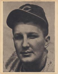 1940 Harry Hartman Cincinnati Reds (W711-2) #NNO Johnny Hutchings Front