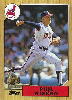 2001 Topps Archives #399 Phil Niekro Front