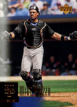 2001 Upper Deck #221 Mike Piazza Front