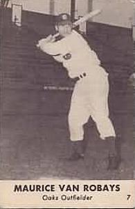 1947 Smith's Oakland Oaks #7 Maurice Van Robays Front