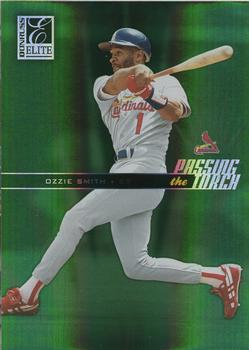 2004 Donruss Elite - Passing the Torch Green #PT-23 Ozzie Smith Front