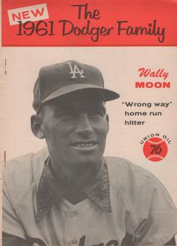 1961 Union Oil 76 Meet The Dodger Family Booklets #NNO Wally Moon Front