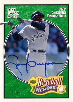 2005 Upper Deck Baseball Heroes - Signature Emerald #82 Tony Gwynn Front