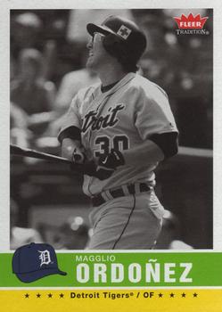 2006 Fleer Tradition - Black and White #177 Magglio Ordonez Front