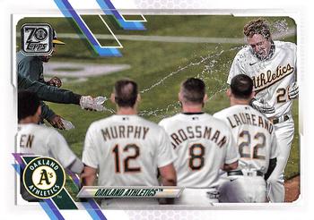 2021 Topps #392 Oakland Athletics Front