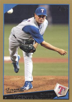 2009 Topps - Gold #323 Vicente Padilla Front