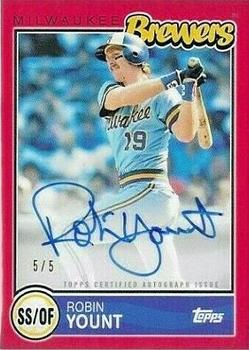 2020 Topps Brooklyn Collection - Autographs Red #BKA-RYO Robin Yount Front