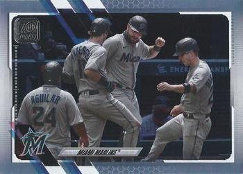 2021 Topps - Rainbow Foil #172 Miami Marlins Front