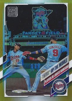 2021 Topps - Gold Foil #553 Twins® Up The Middle Front