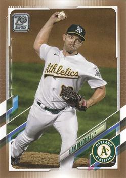2021 Topps - Gold #80 Liam Hendriks Front