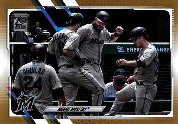2021 Topps - Gold #172 Miami Marlins Front