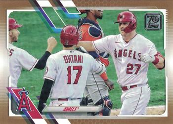 2021 Topps - Gold #621 Los Angeles Angels Front