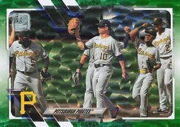 2021 Topps - Green #251 Pittsburgh Pirates Front