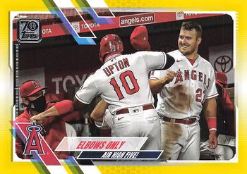 2021 Topps - Yellow #166 Elbows Only Front