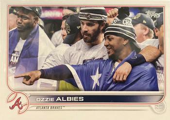 2022 Topps #401 Ozzie Albies Front
